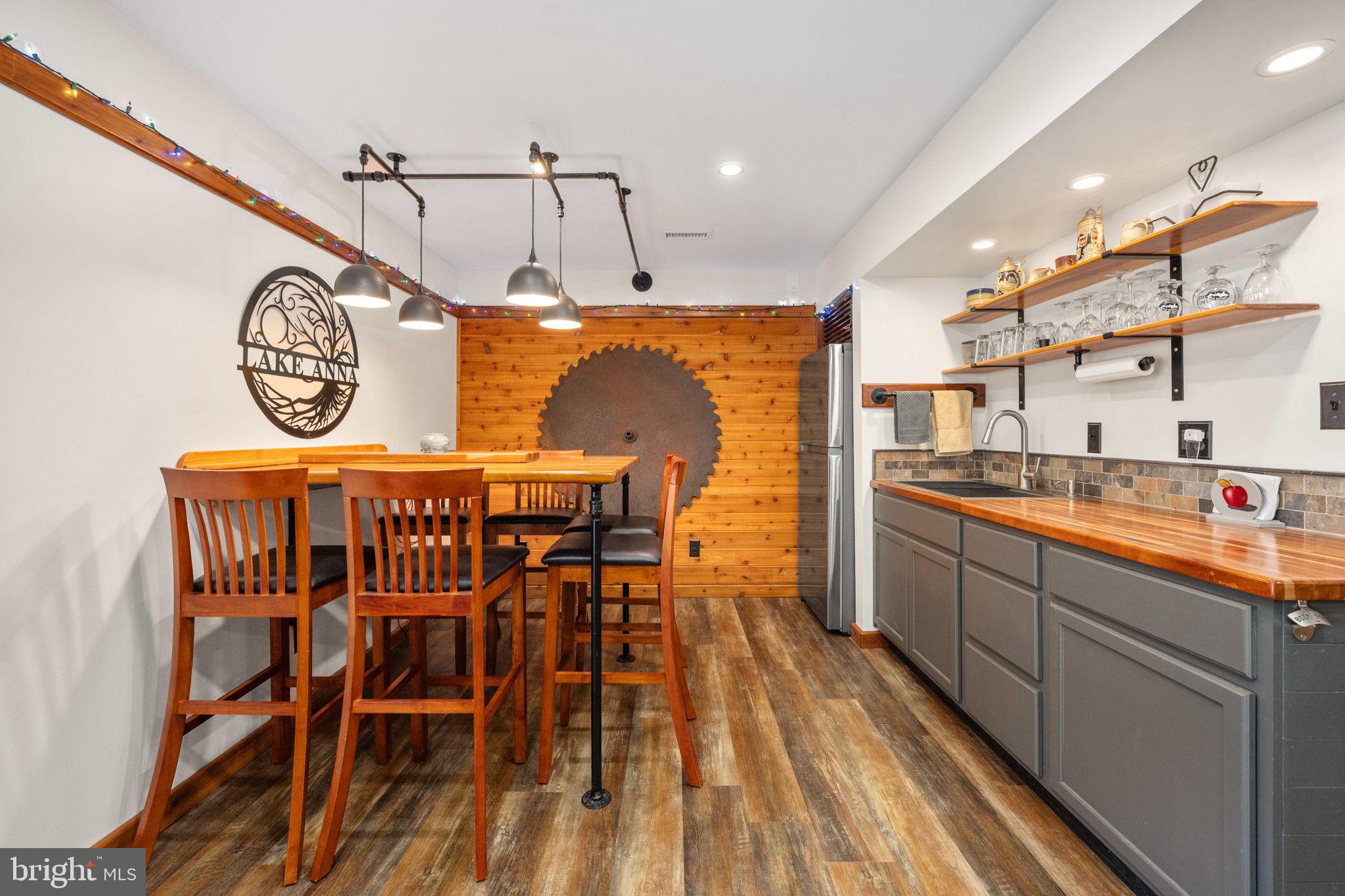 5409 WYNDEMERE CIRCLE