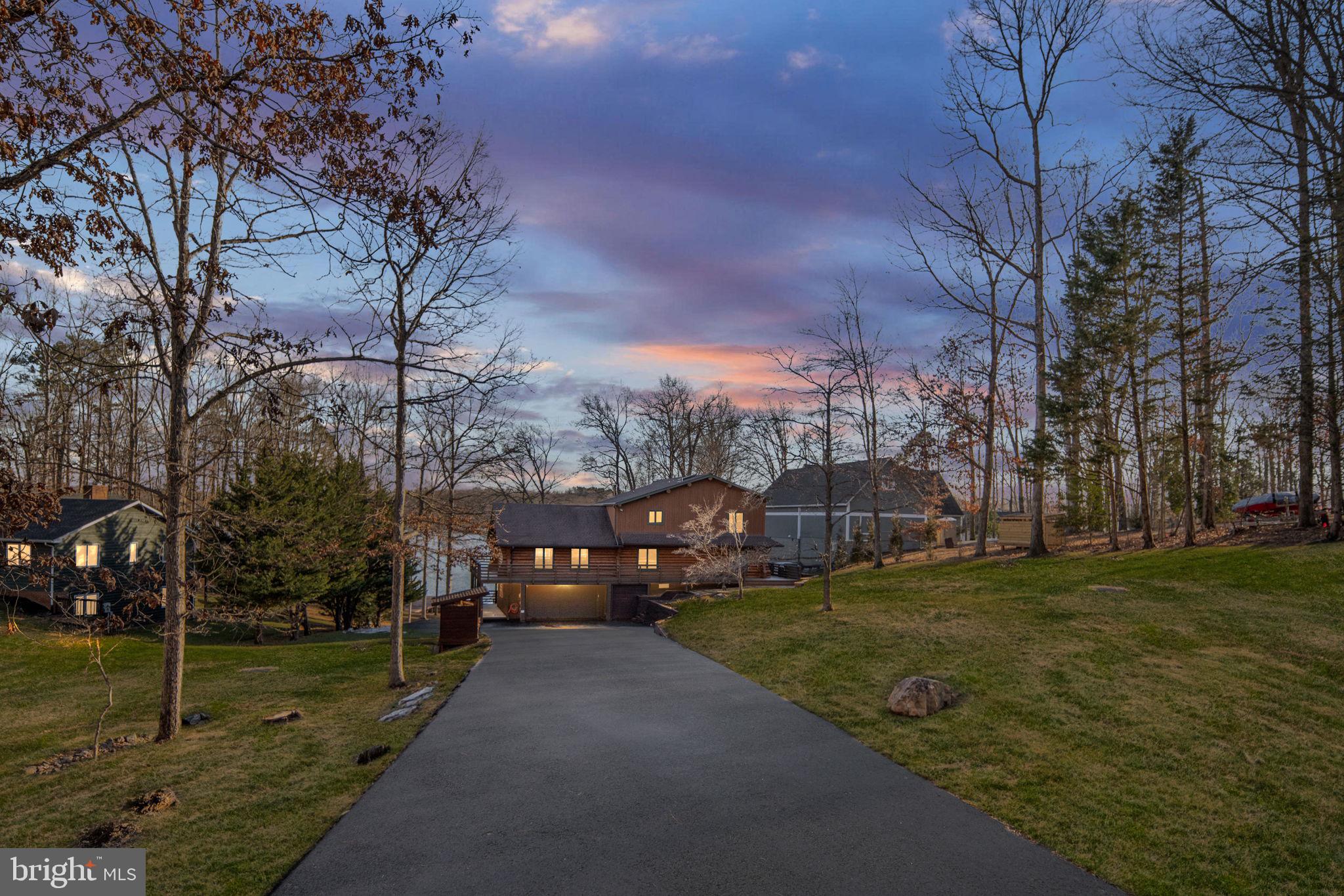 5409 WYNDEMERE CIRCLE