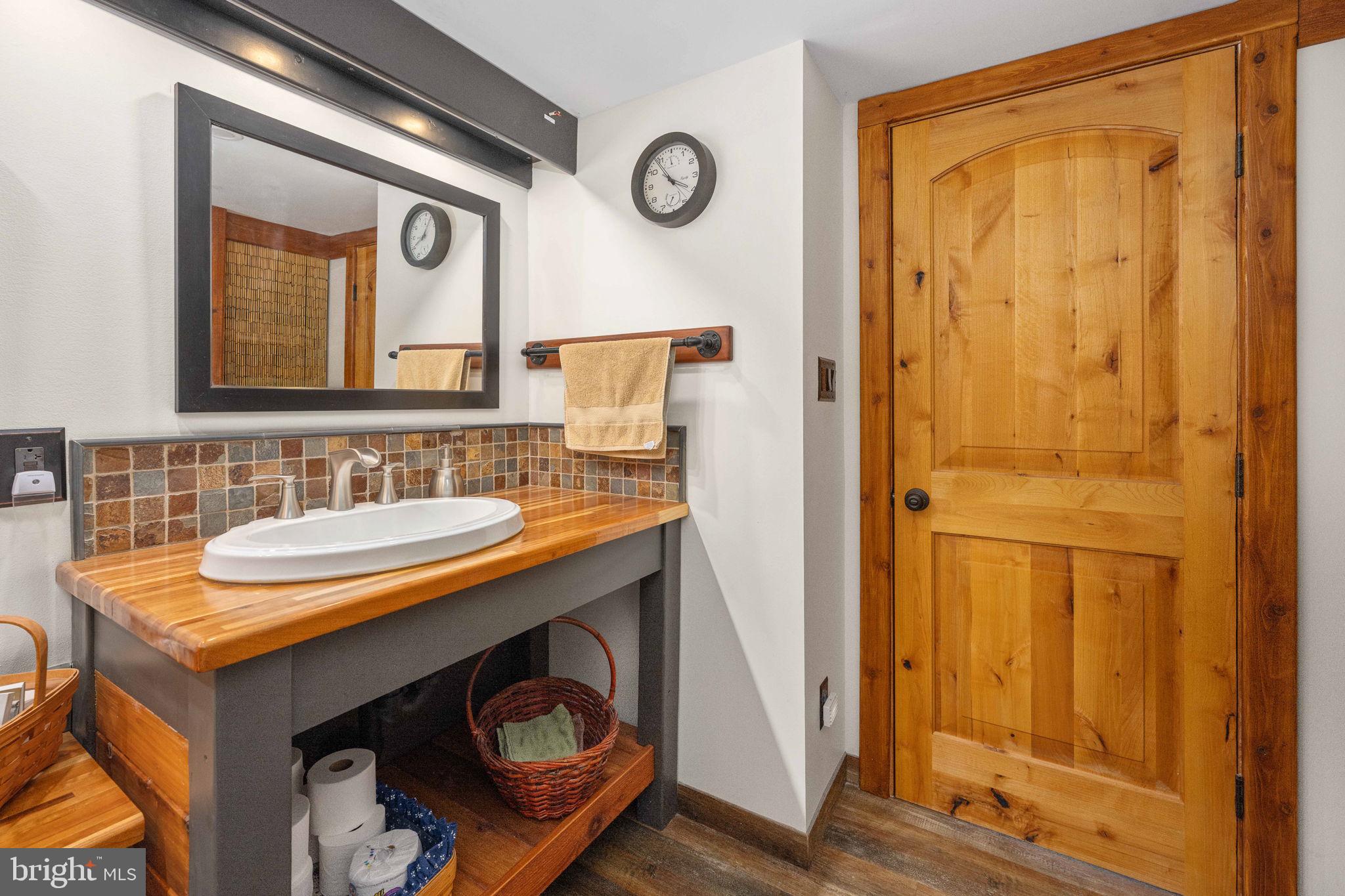 5409 WYNDEMERE CIRCLE