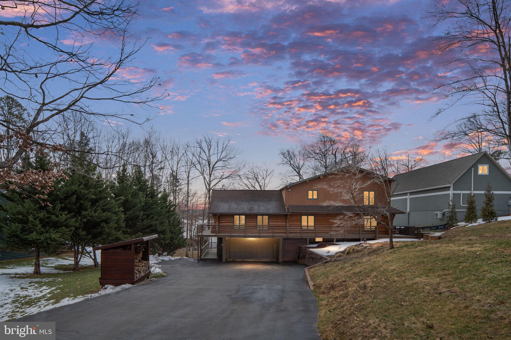 5409 WYNDEMERE CIRCLE