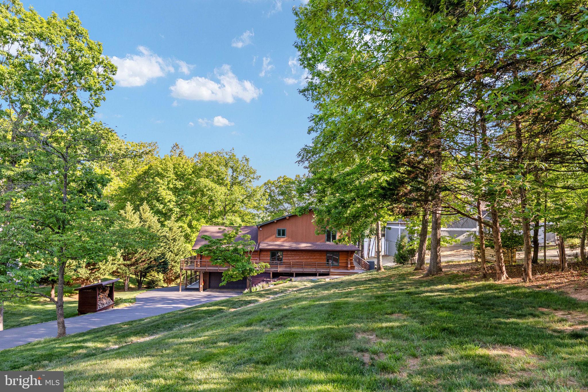 5409 WYNDEMERE CIRCLE