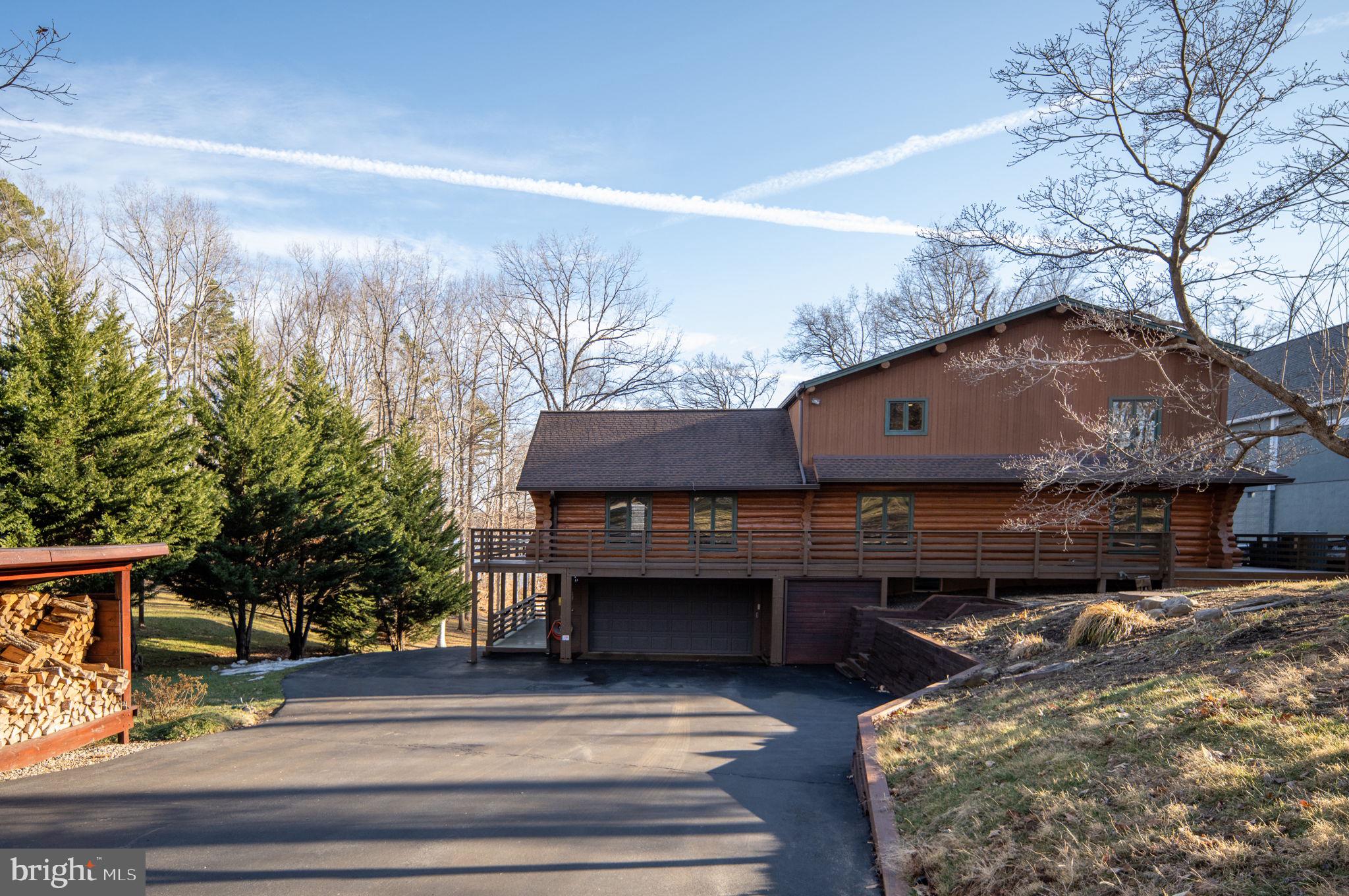 5409 WYNDEMERE CIRCLE