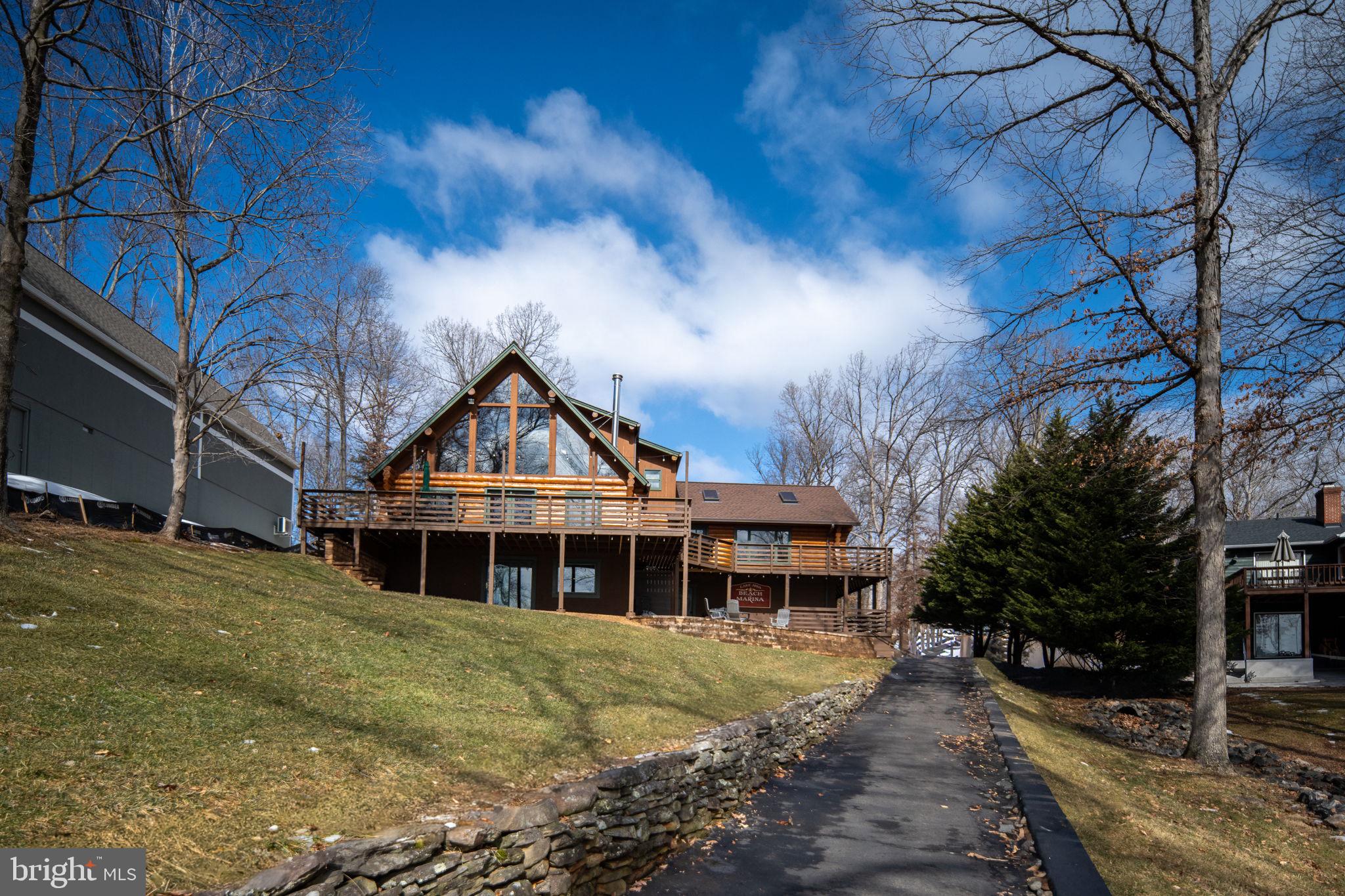 5409 WYNDEMERE CIRCLE