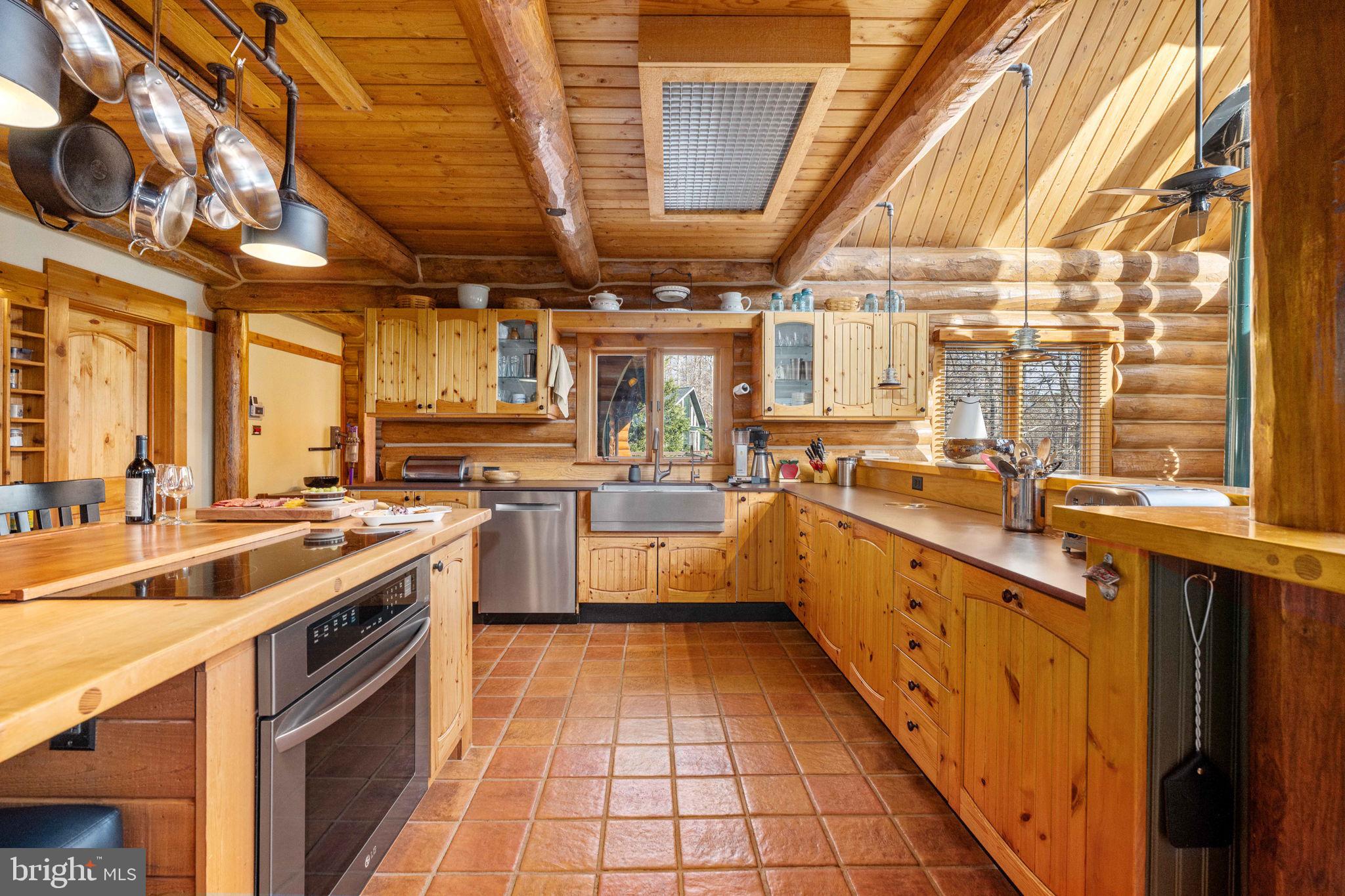 5409 WYNDEMERE CIRCLE