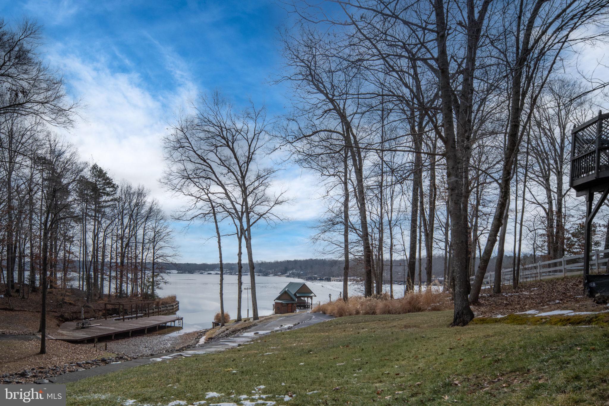 5409 WYNDEMERE CIRCLE