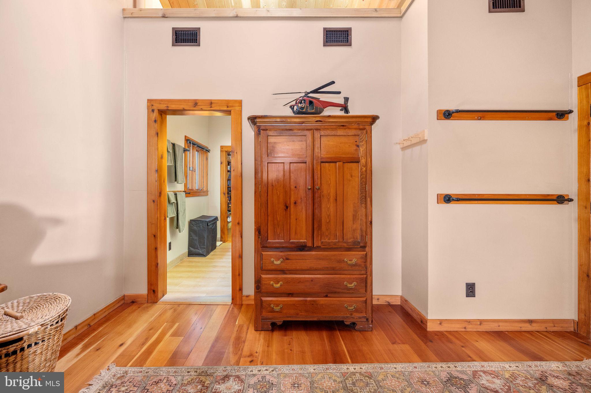 5409 WYNDEMERE CIRCLE