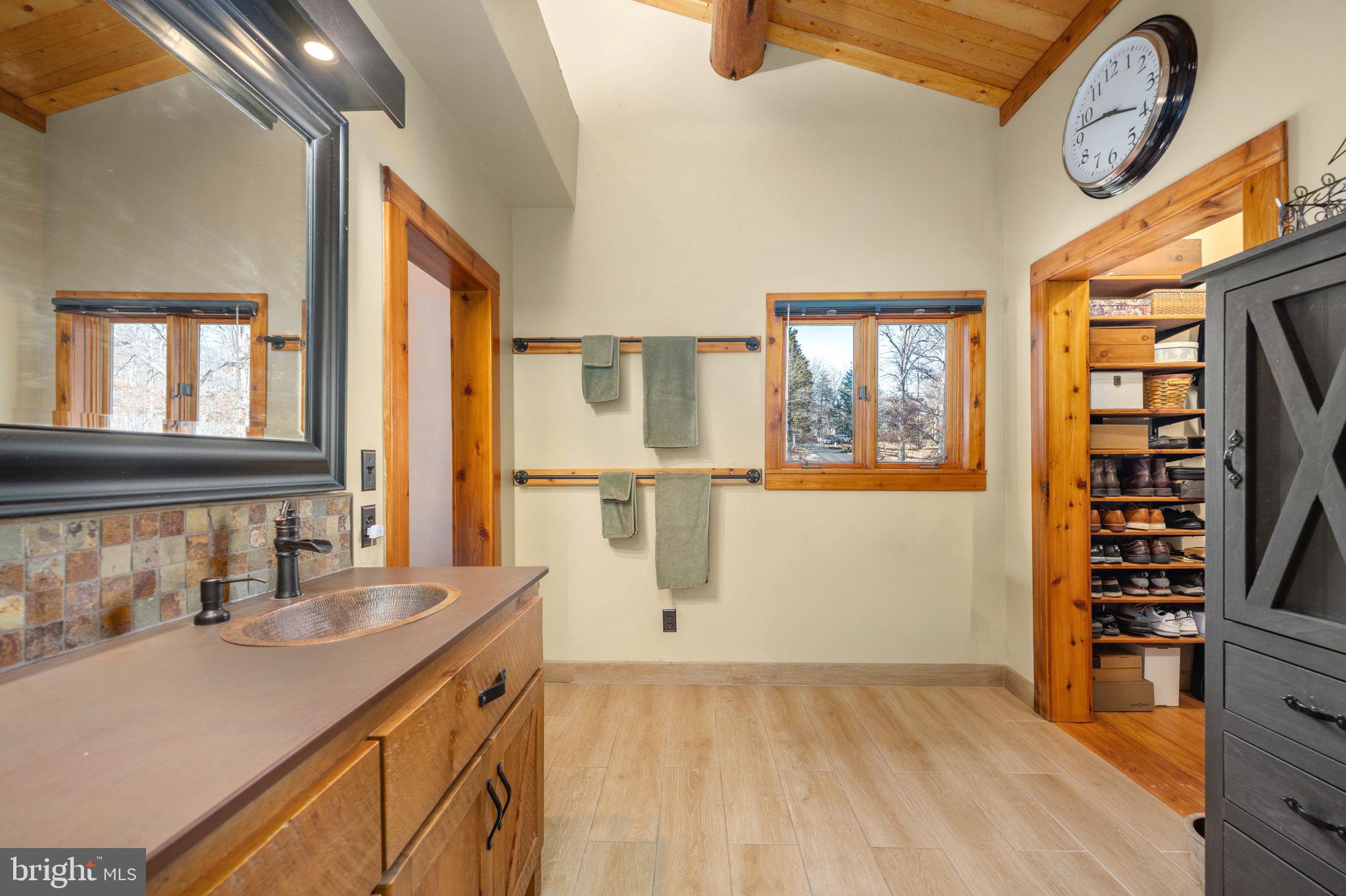 5409 WYNDEMERE CIRCLE