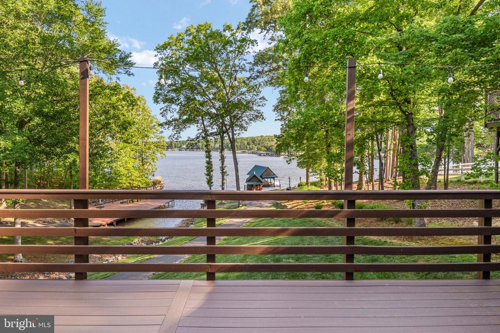 5409 WYNDEMERE CIRCLE