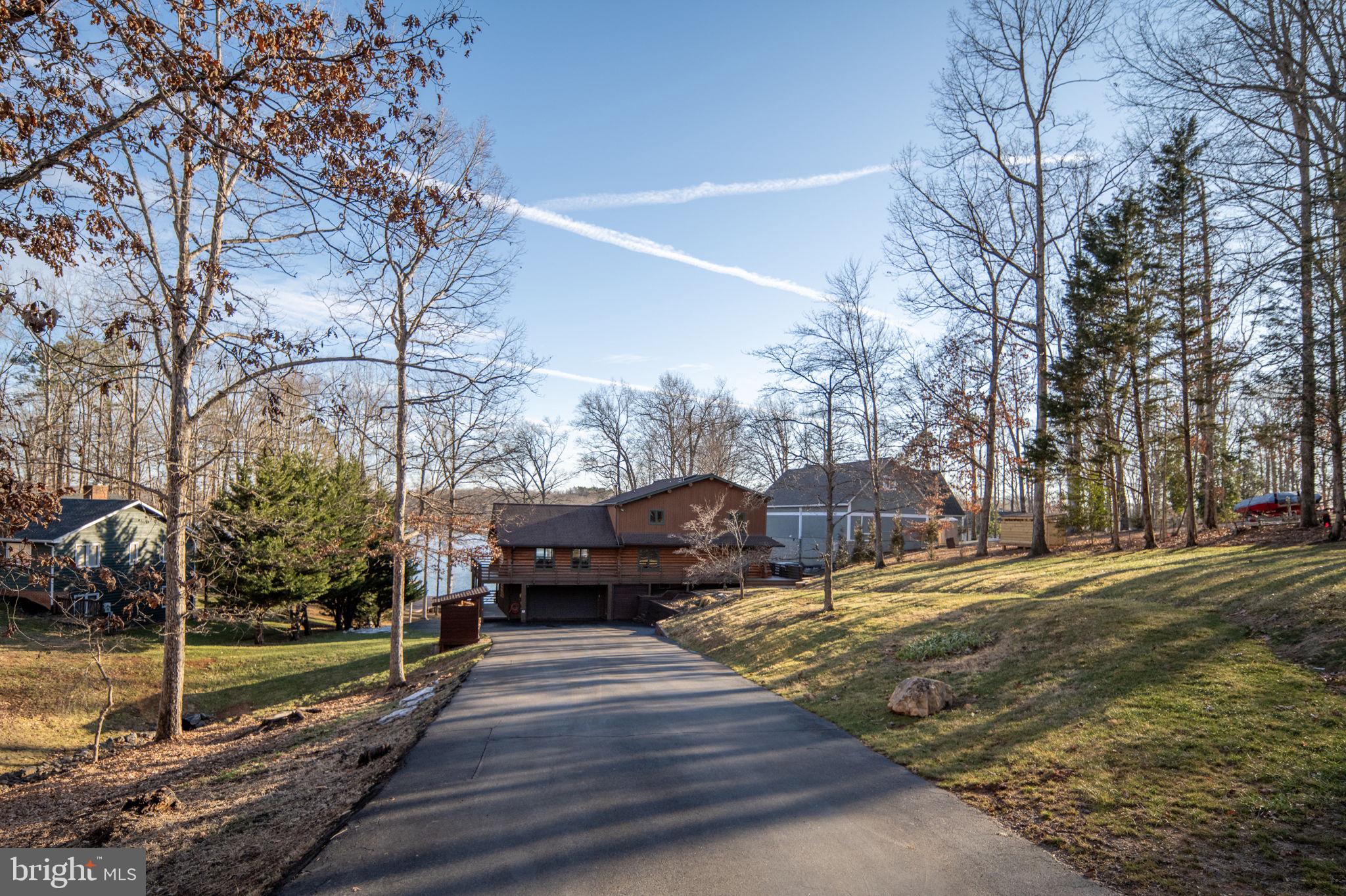 5409 WYNDEMERE CIRCLE