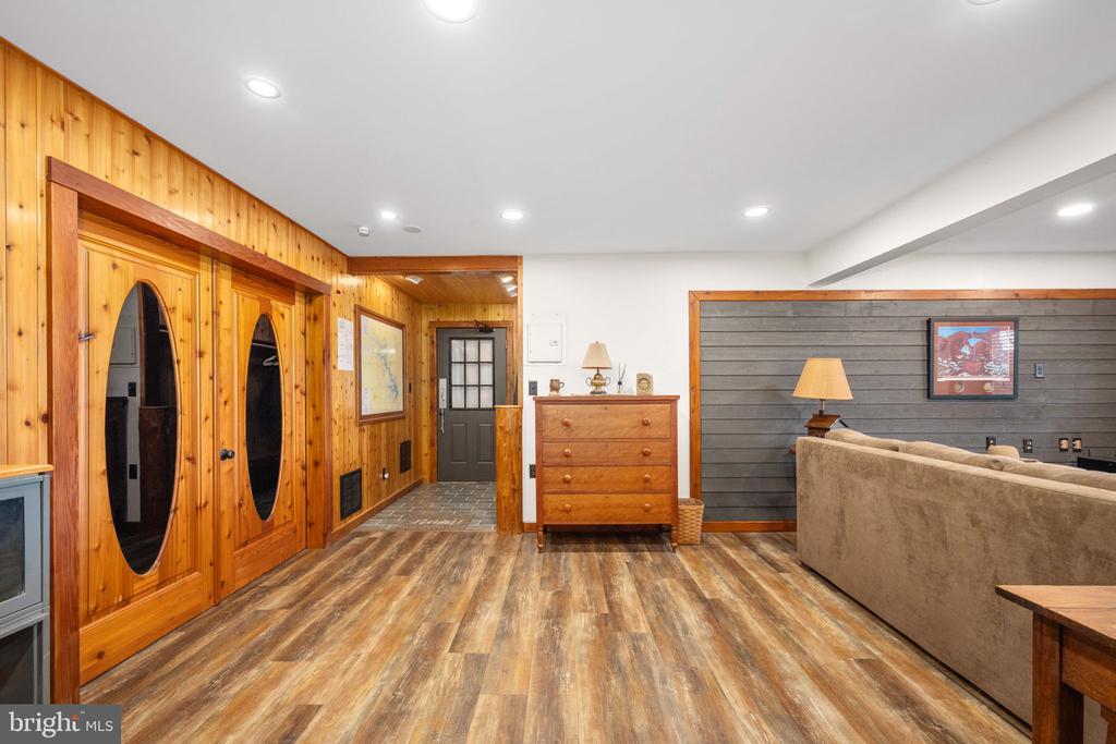 5409 WYNDEMERE CIRCLE