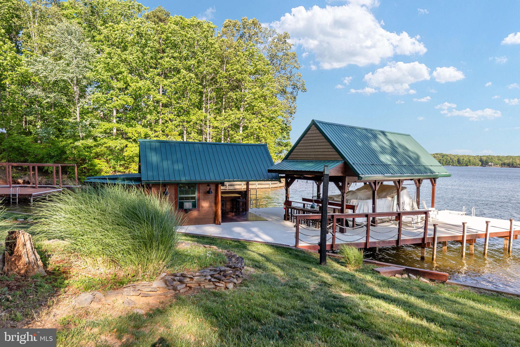 5409 WYNDEMERE CIRCLE