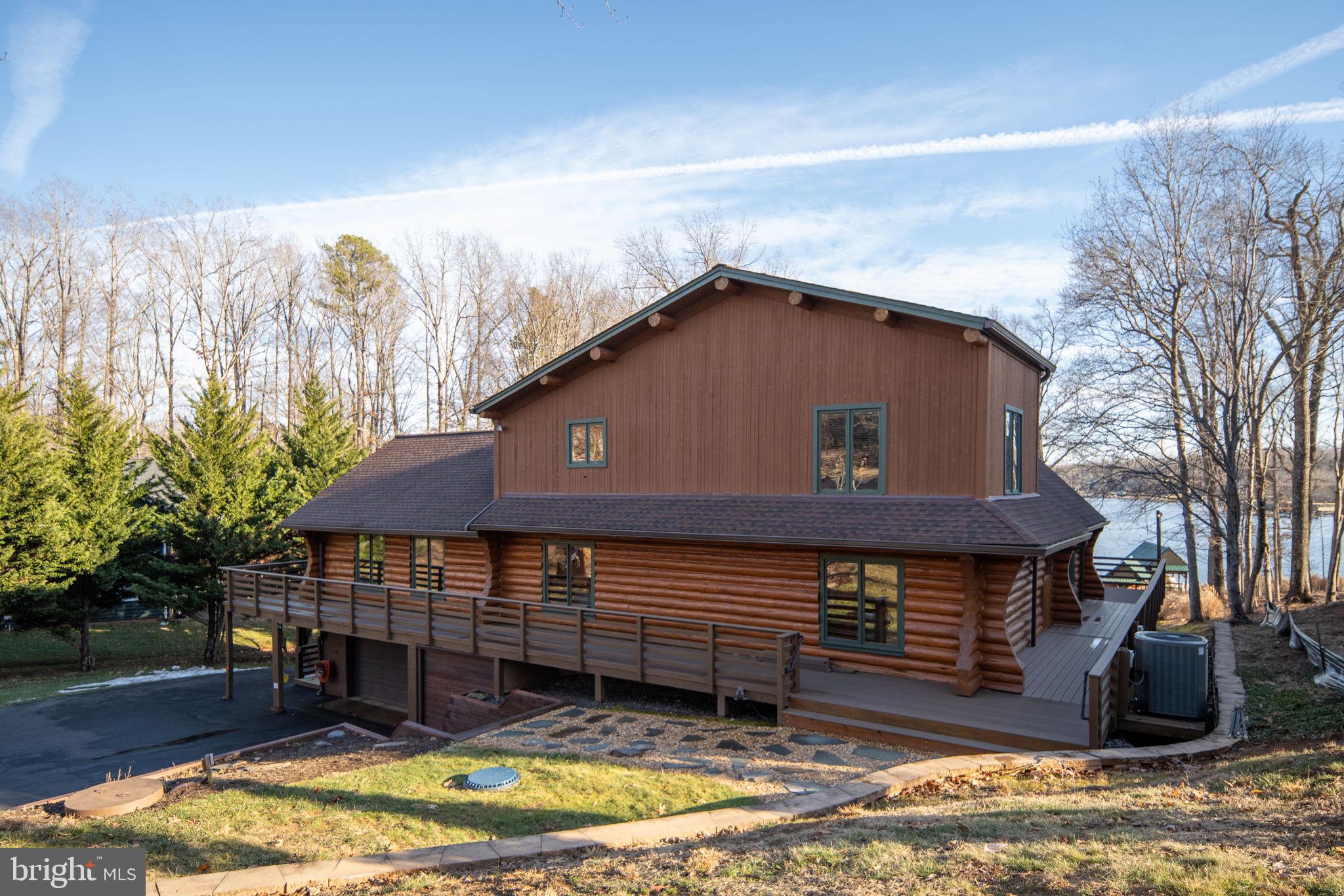 5409 WYNDEMERE CIRCLE