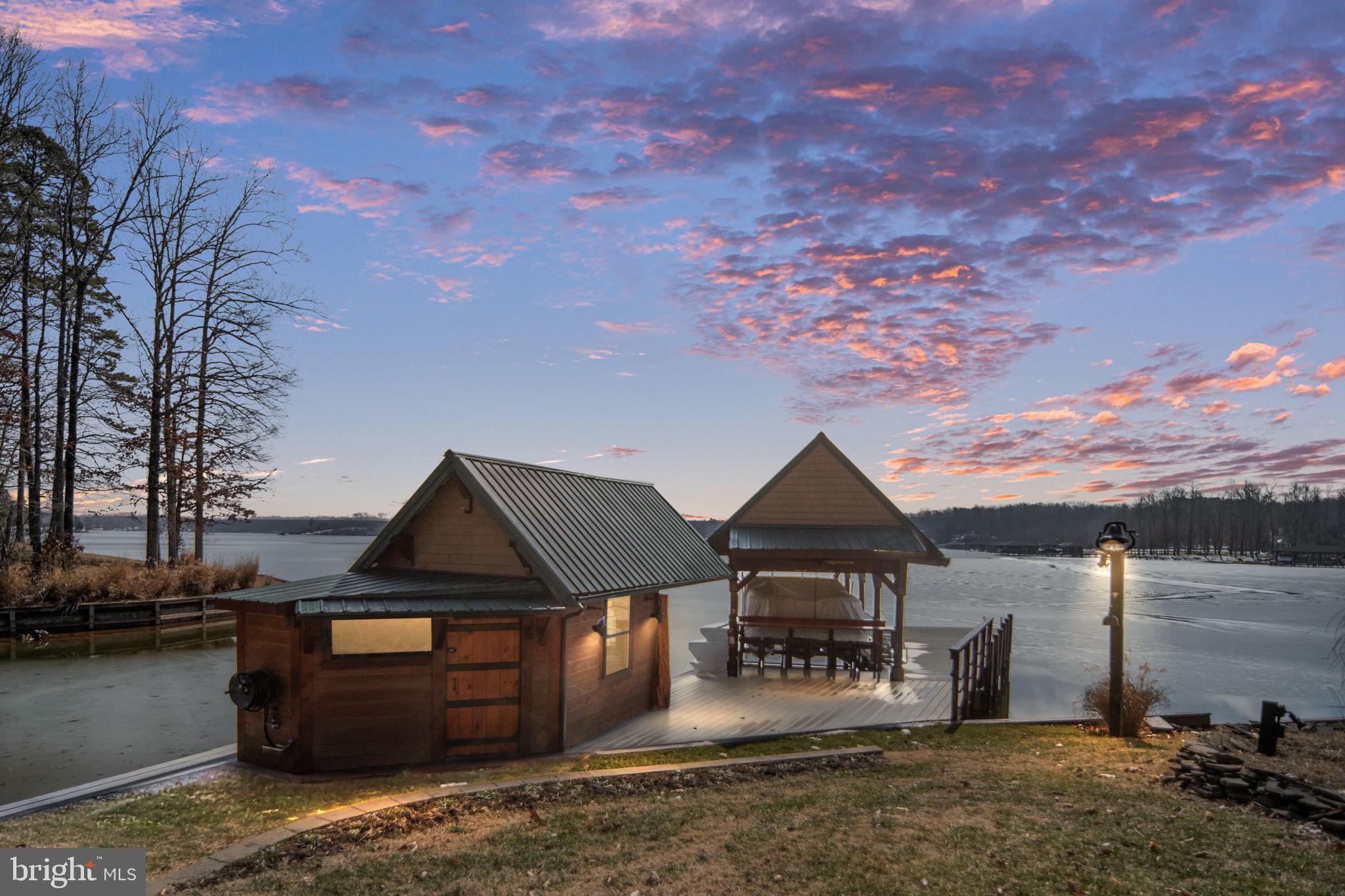 5409 WYNDEMERE CIRCLE