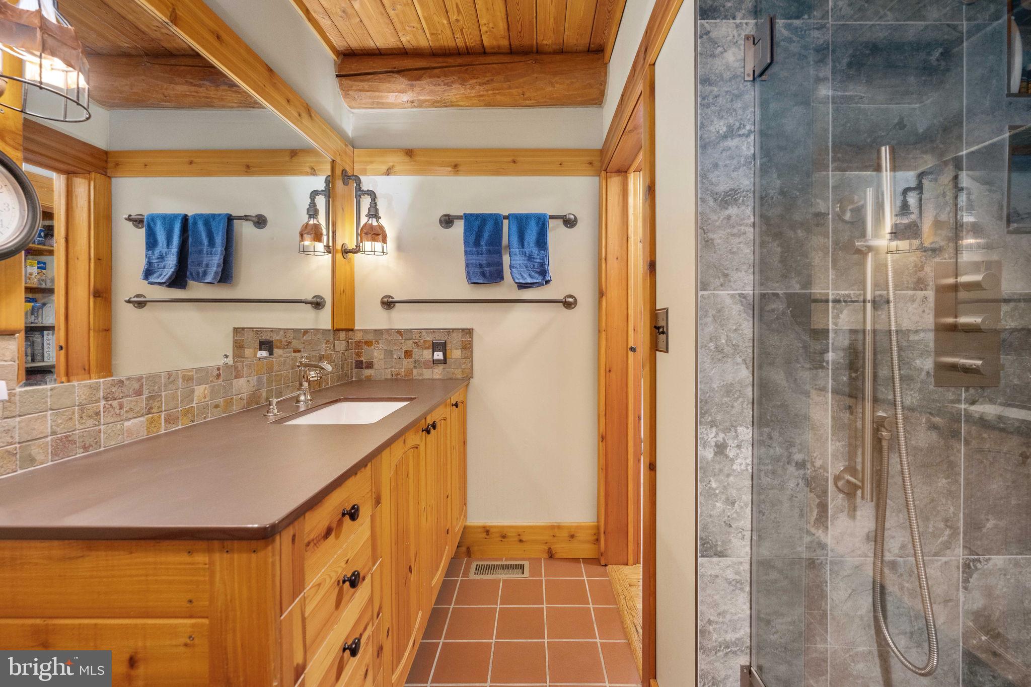 5409 WYNDEMERE CIRCLE