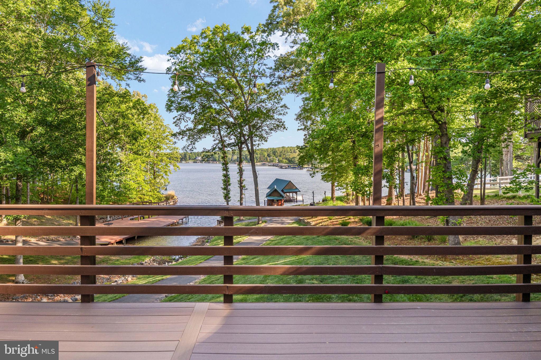5409 WYNDEMERE CIRCLE