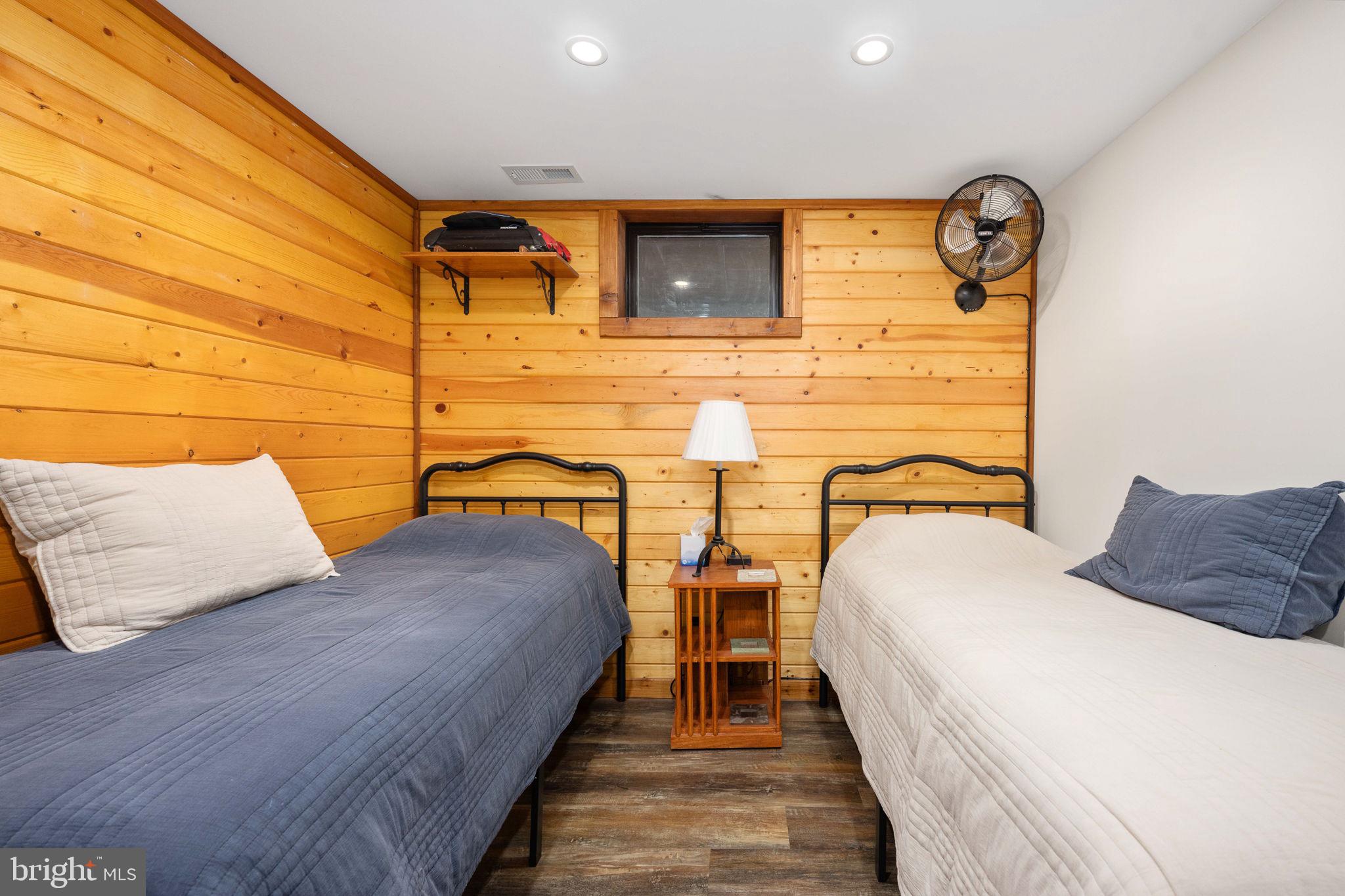 5409 WYNDEMERE CIRCLE