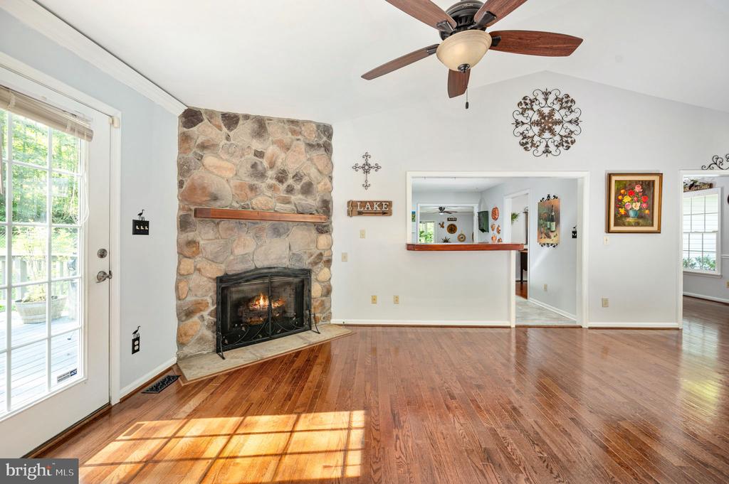 3329 VIOLA WAY