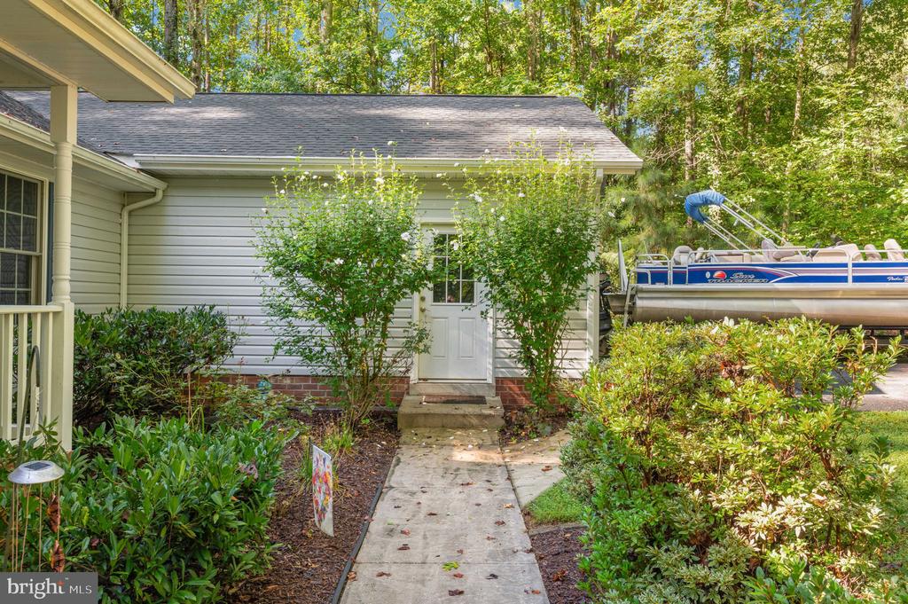 3329 VIOLA WAY