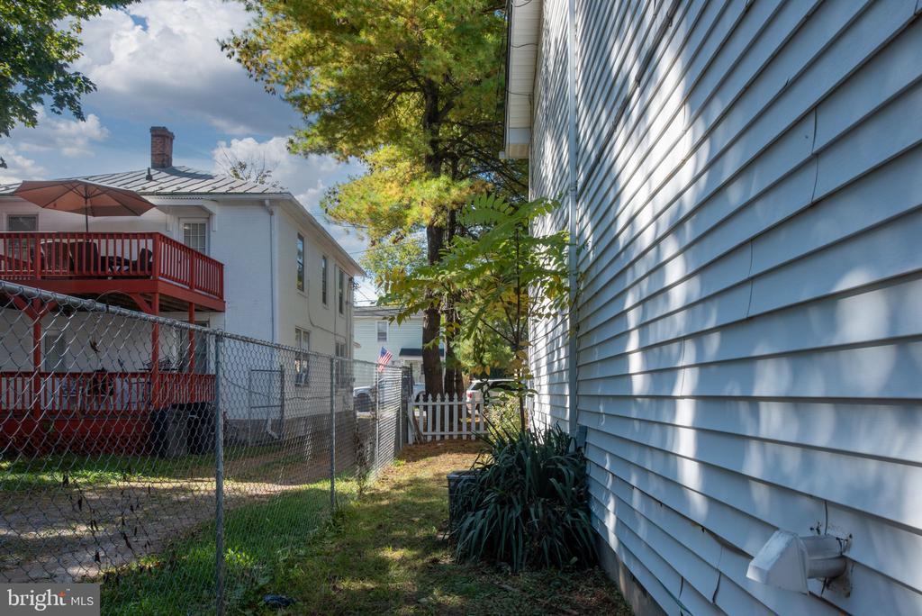 26 JACKSON AVENUE A
