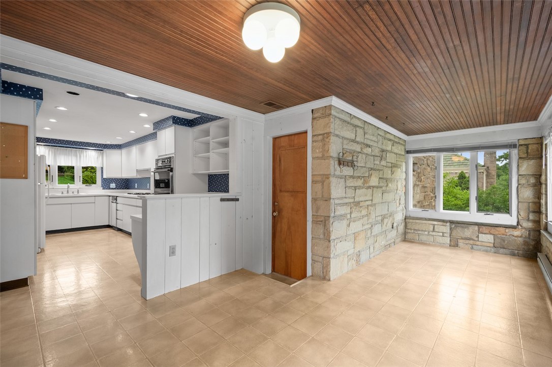 804 WHITE OAK CIRCLE