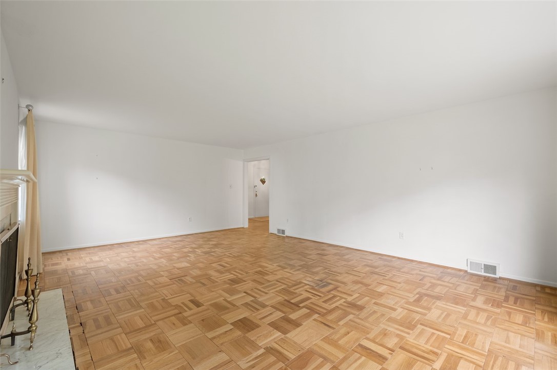 804 WHITE OAK CIRCLE