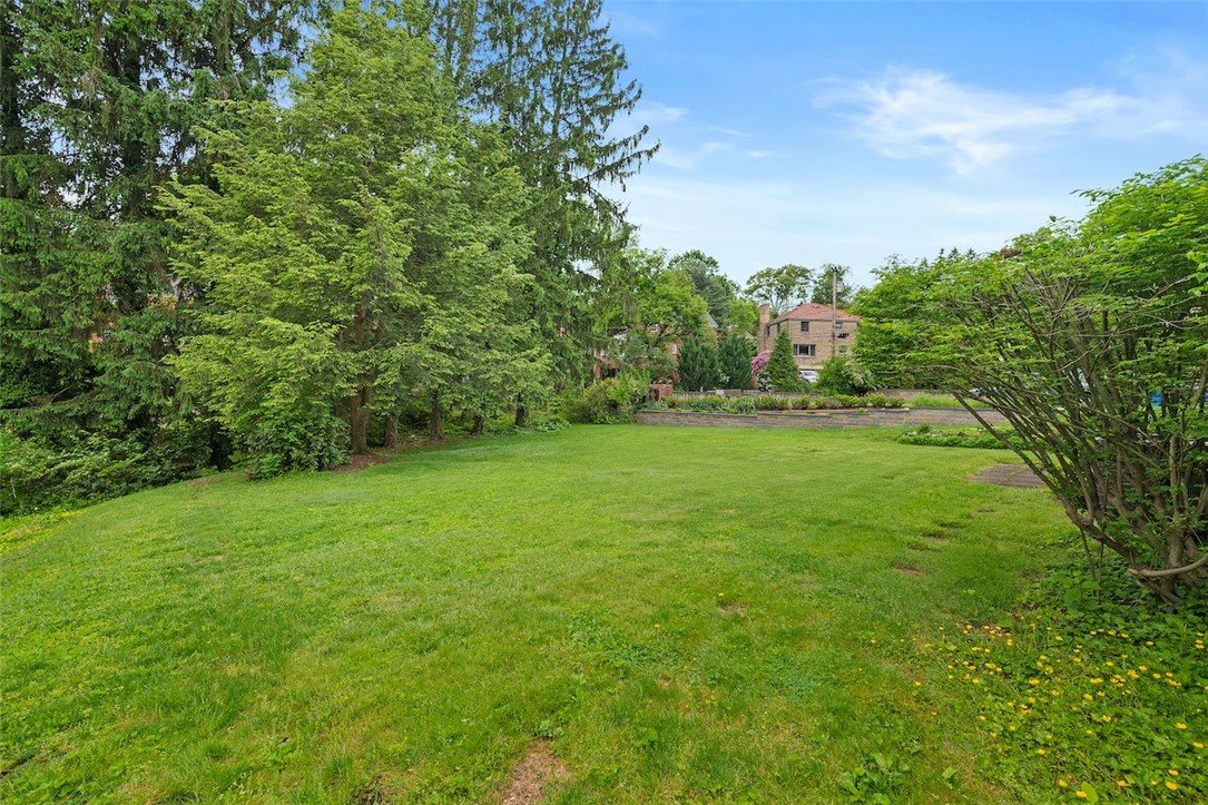 804 WHITE OAK CIRCLE