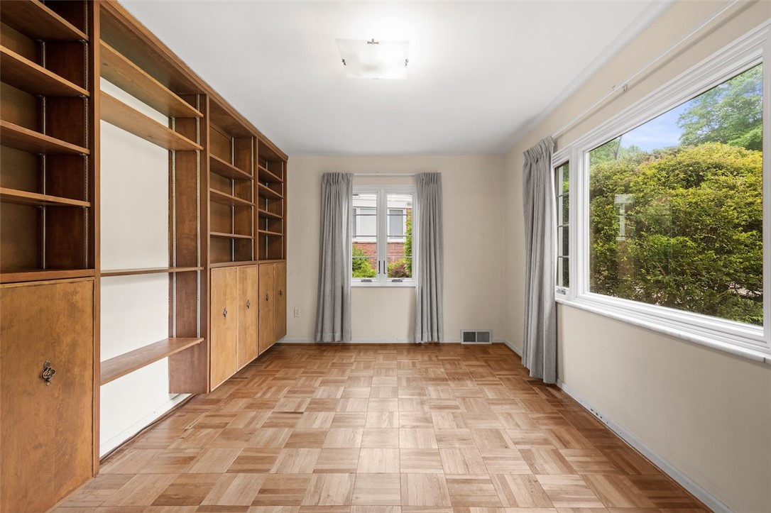 804 WHITE OAK CIRCLE