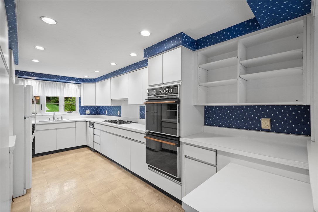 804 WHITE OAK CIRCLE