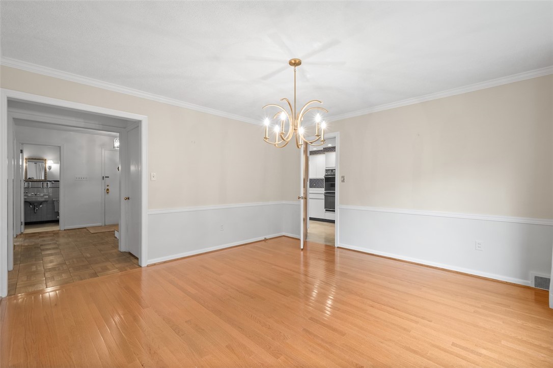 804 WHITE OAK CIRCLE