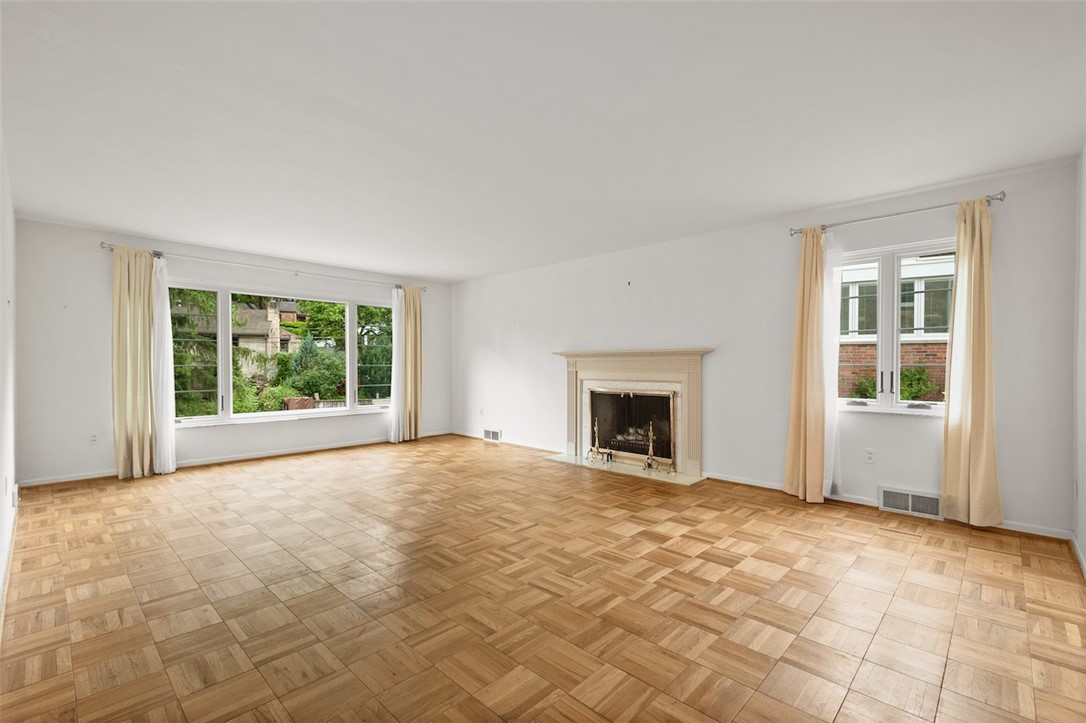 804 WHITE OAK CIRCLE