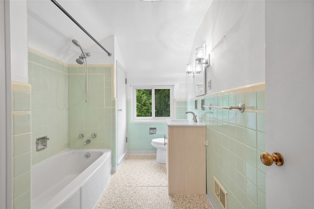 804 WHITE OAK CIRCLE