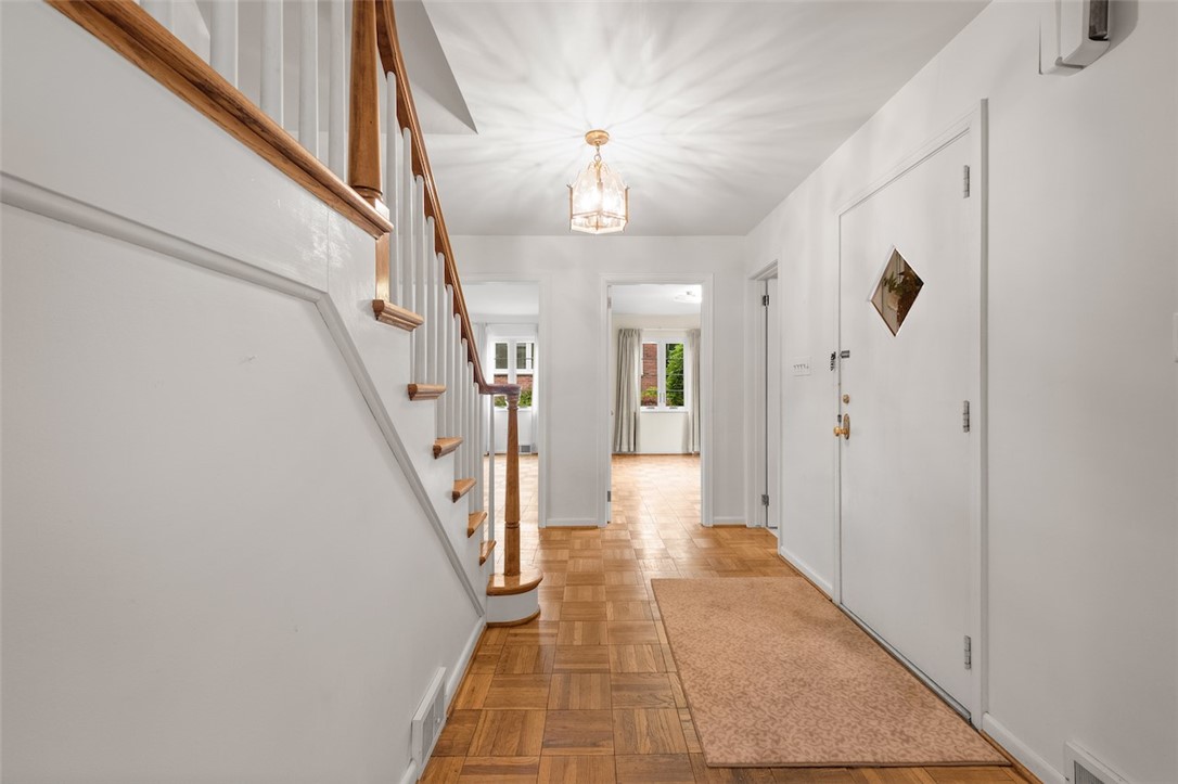 804 WHITE OAK CIRCLE