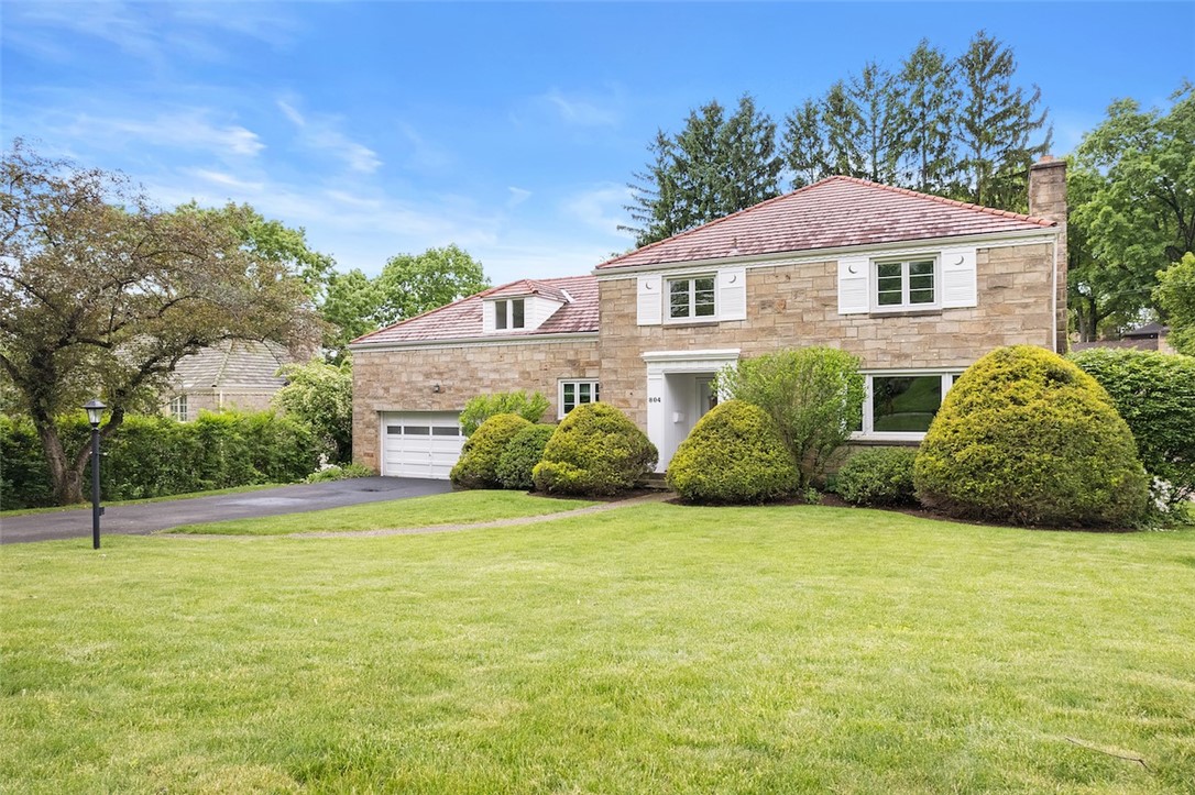 804 WHITE OAK CIRCLE