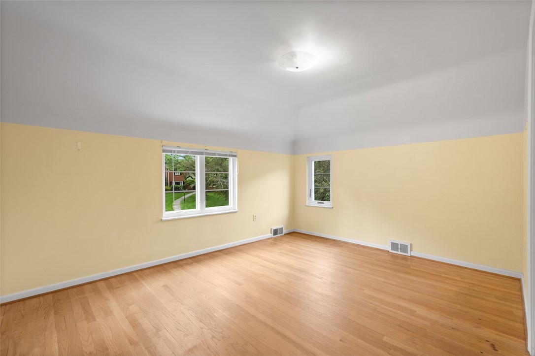 804 WHITE OAK CIRCLE