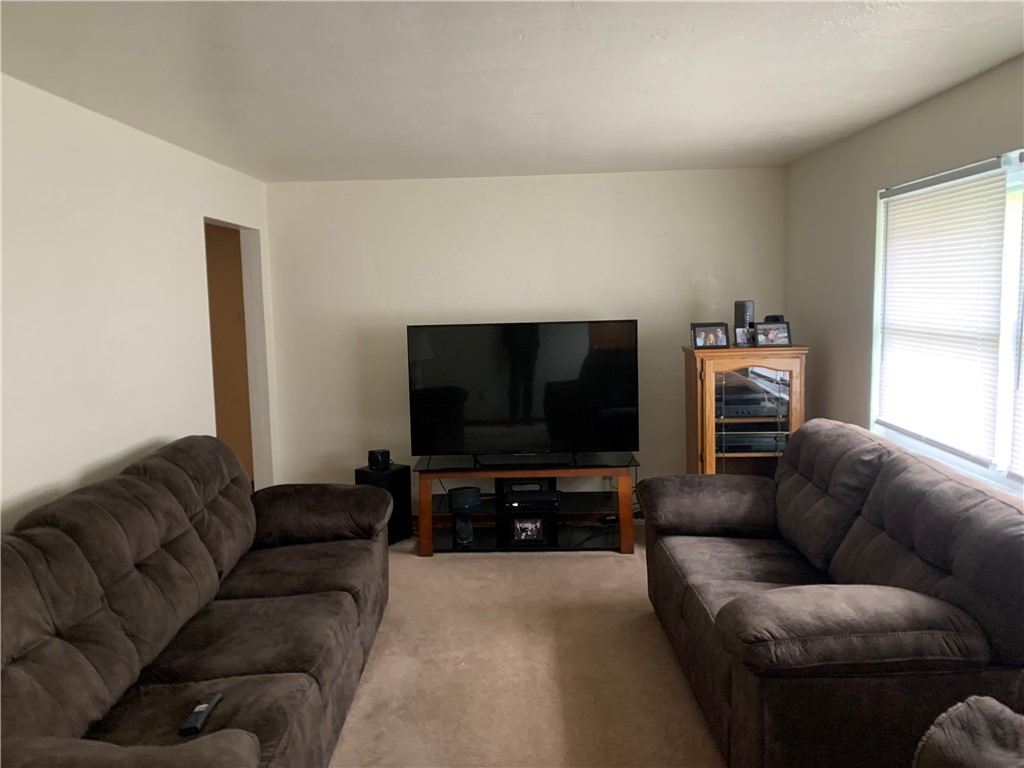 1058 Greenlawn Dr