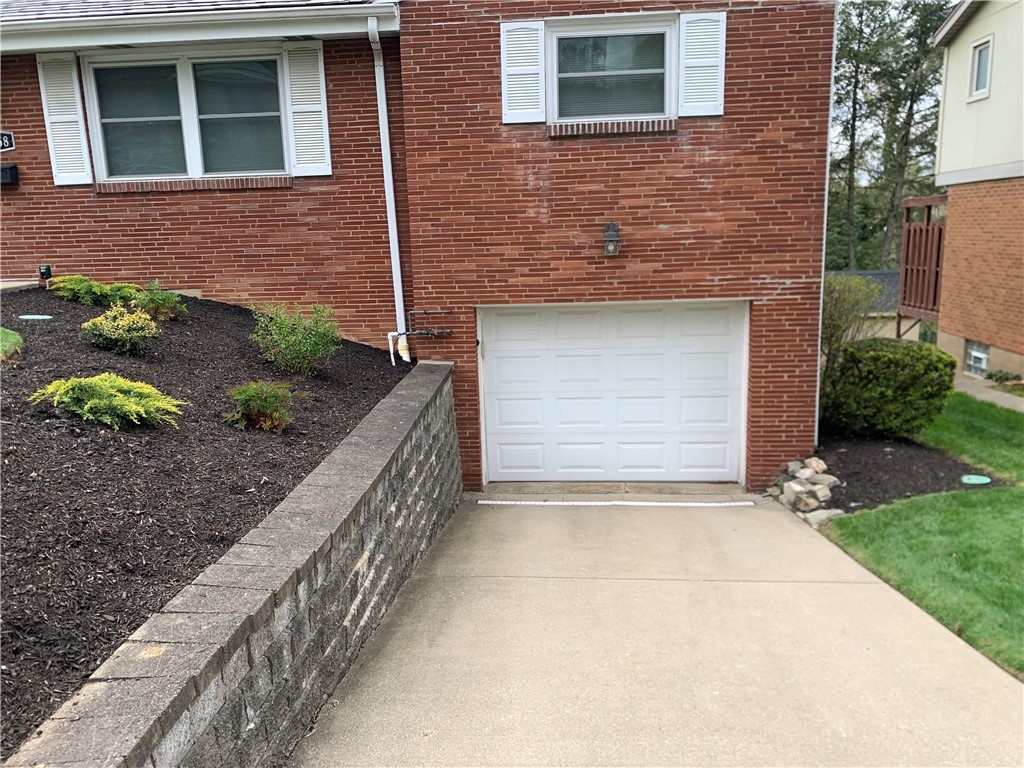 1058 Greenlawn Dr