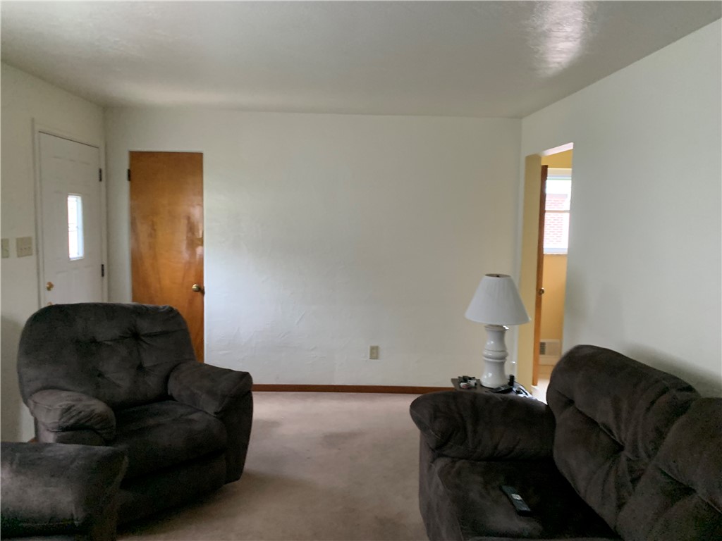1058 Greenlawn Dr