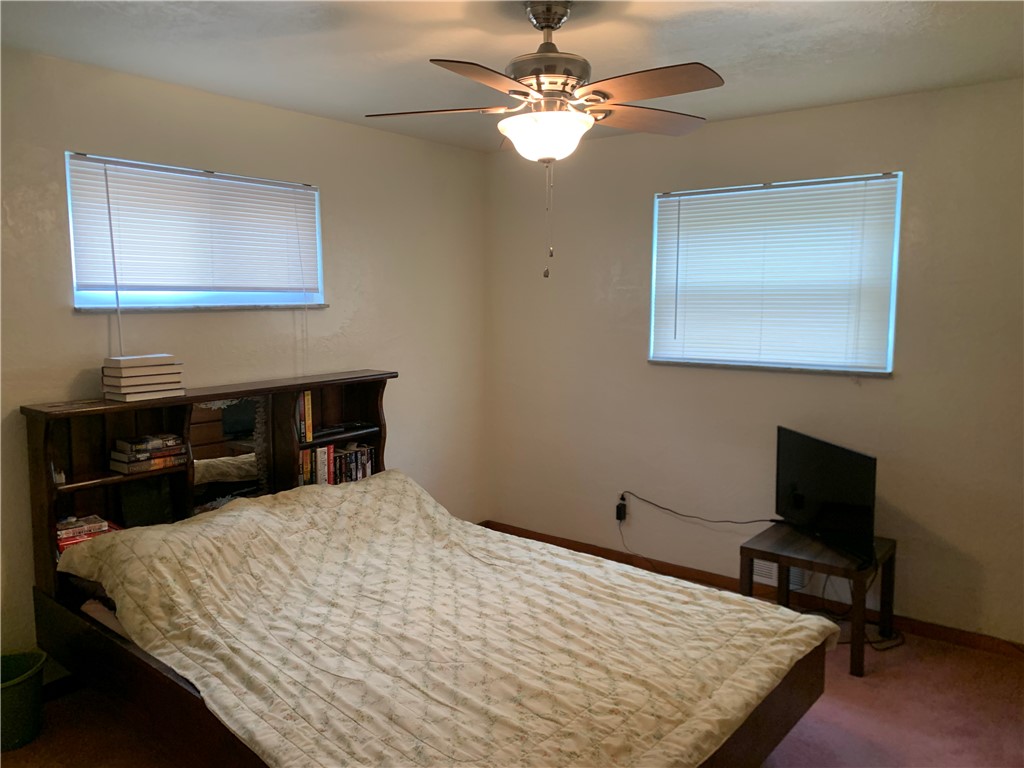 1058 Greenlawn Dr