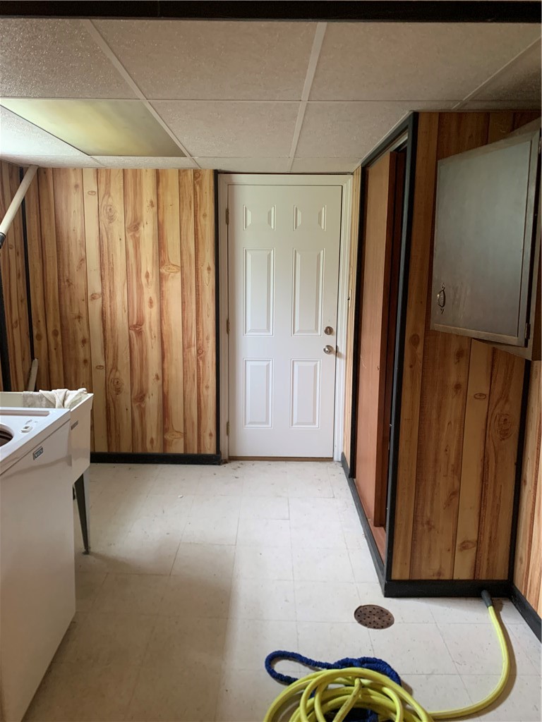 1058 Greenlawn Dr