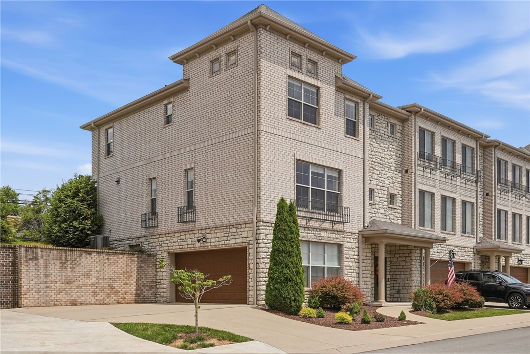 245 Lucca Ln