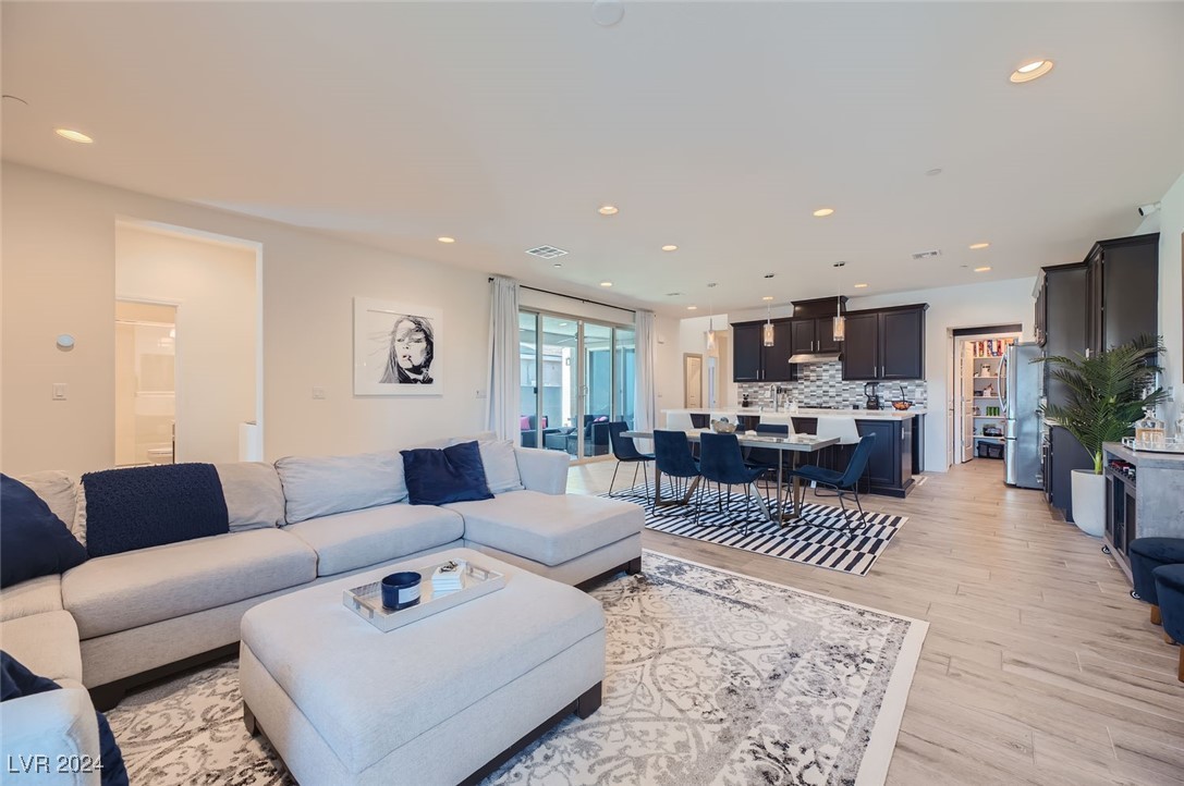 980 East Sunset Road