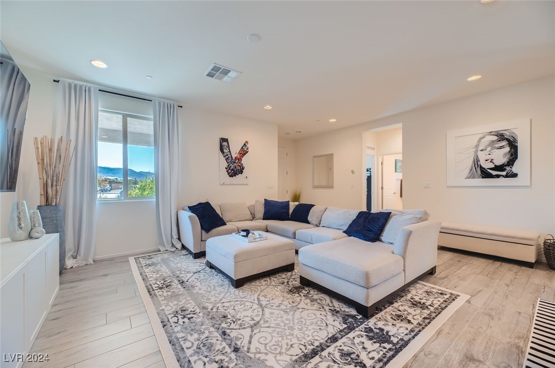 980 East Sunset Road