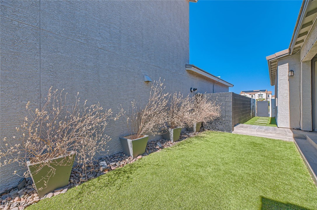 980 East Sunset Road