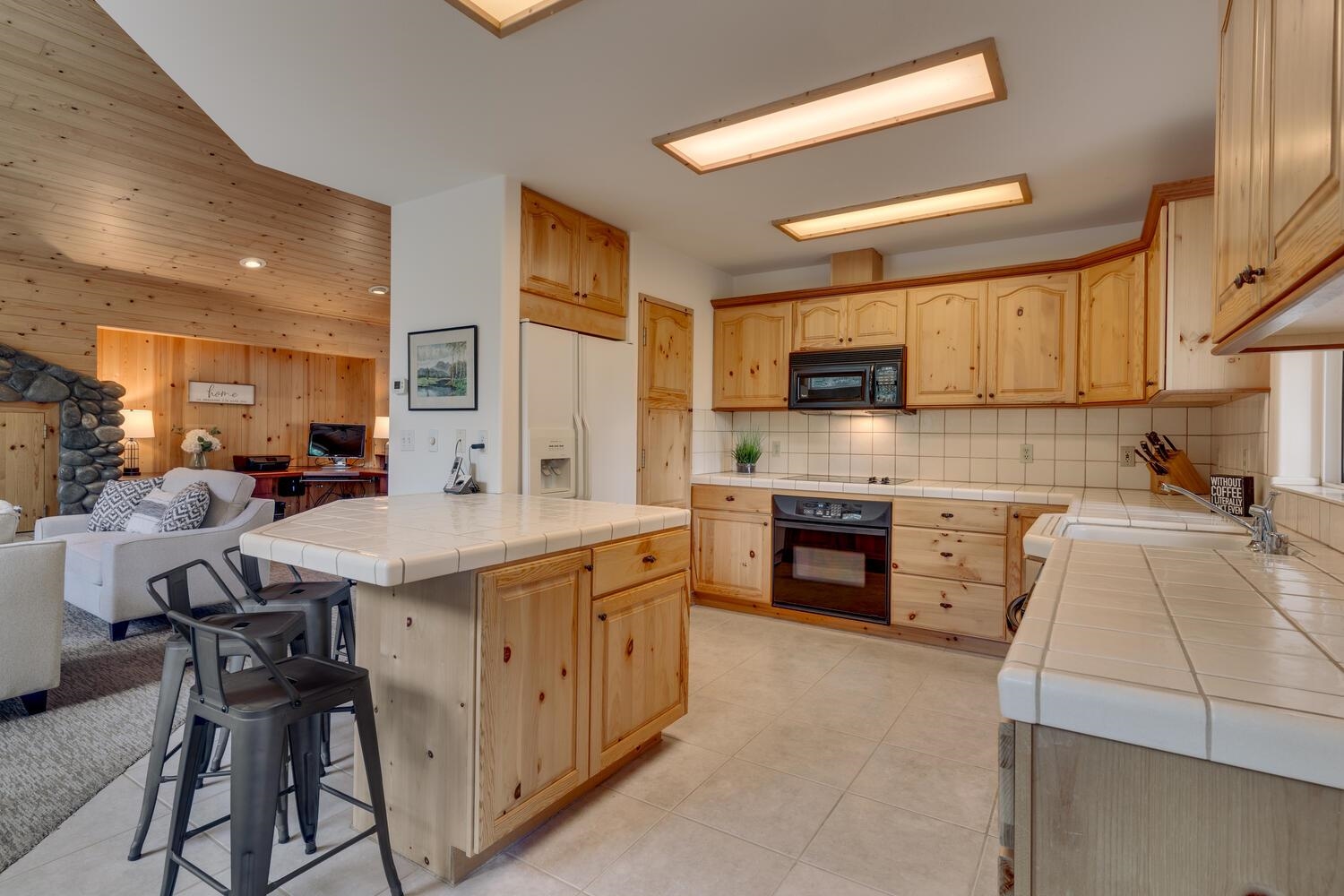 634 Agate Road