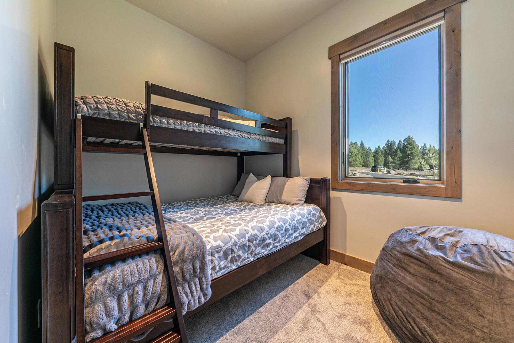 12682 Horizon Drive