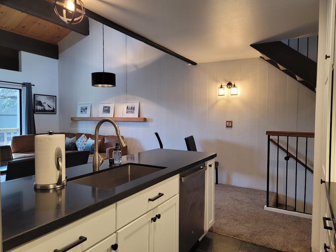 1001 Commonwealth Drive Unit: 95