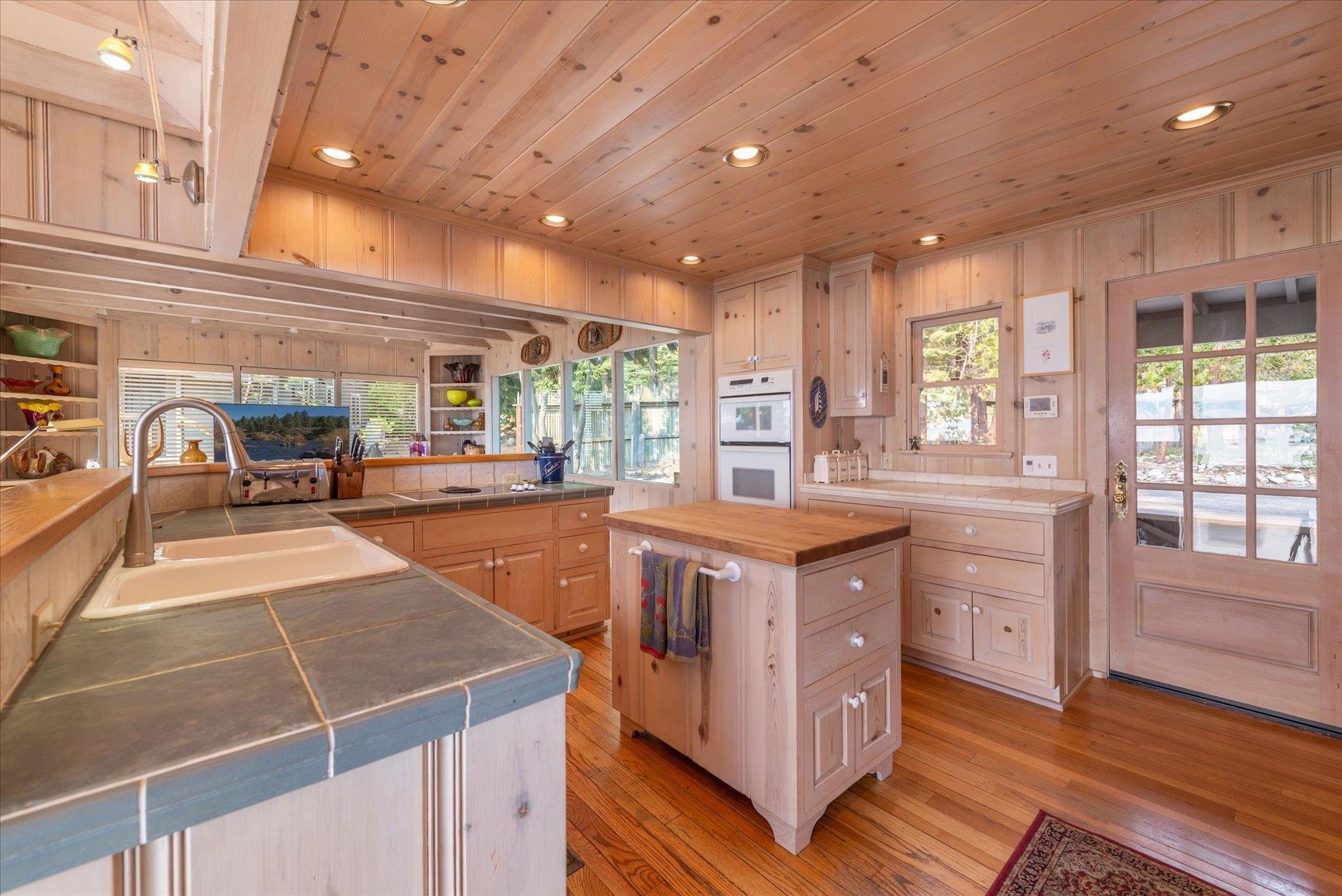 6480 North Lake Boulevard