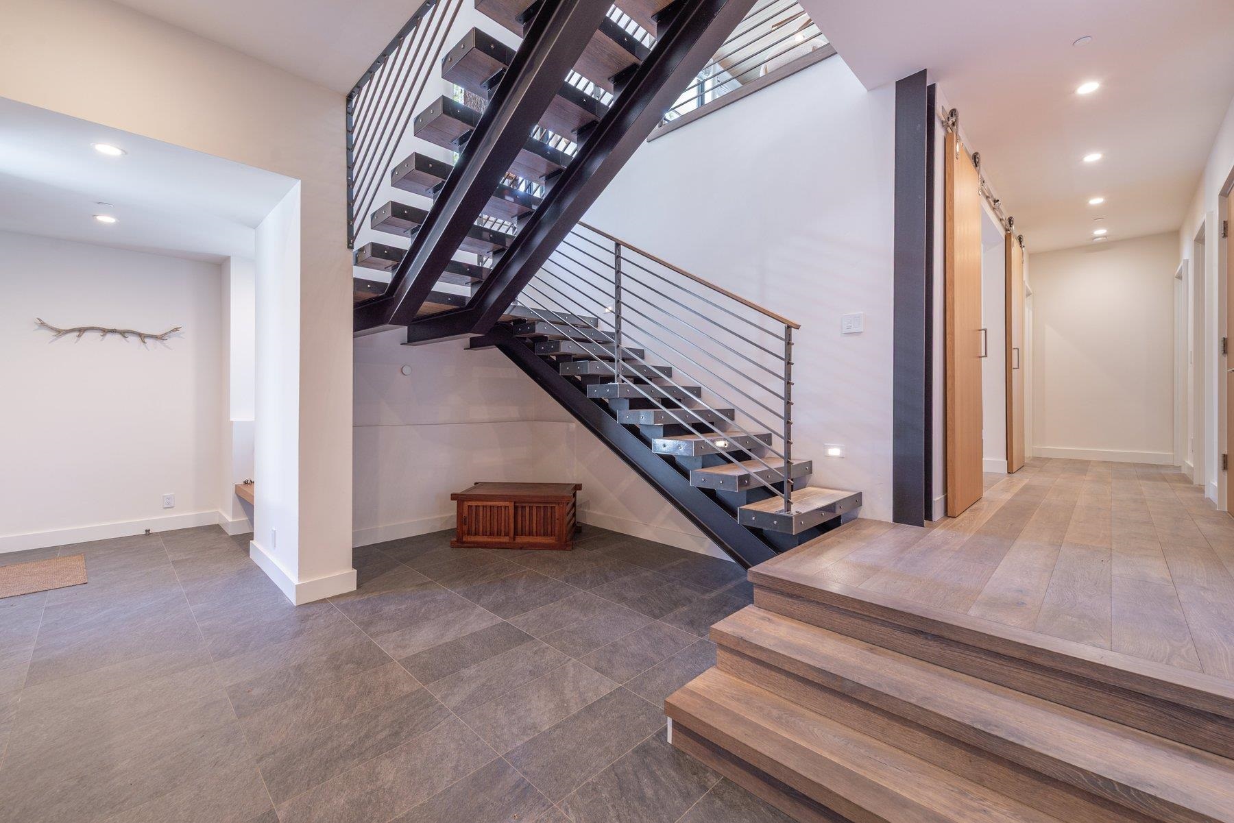 120 Old Cedars Place