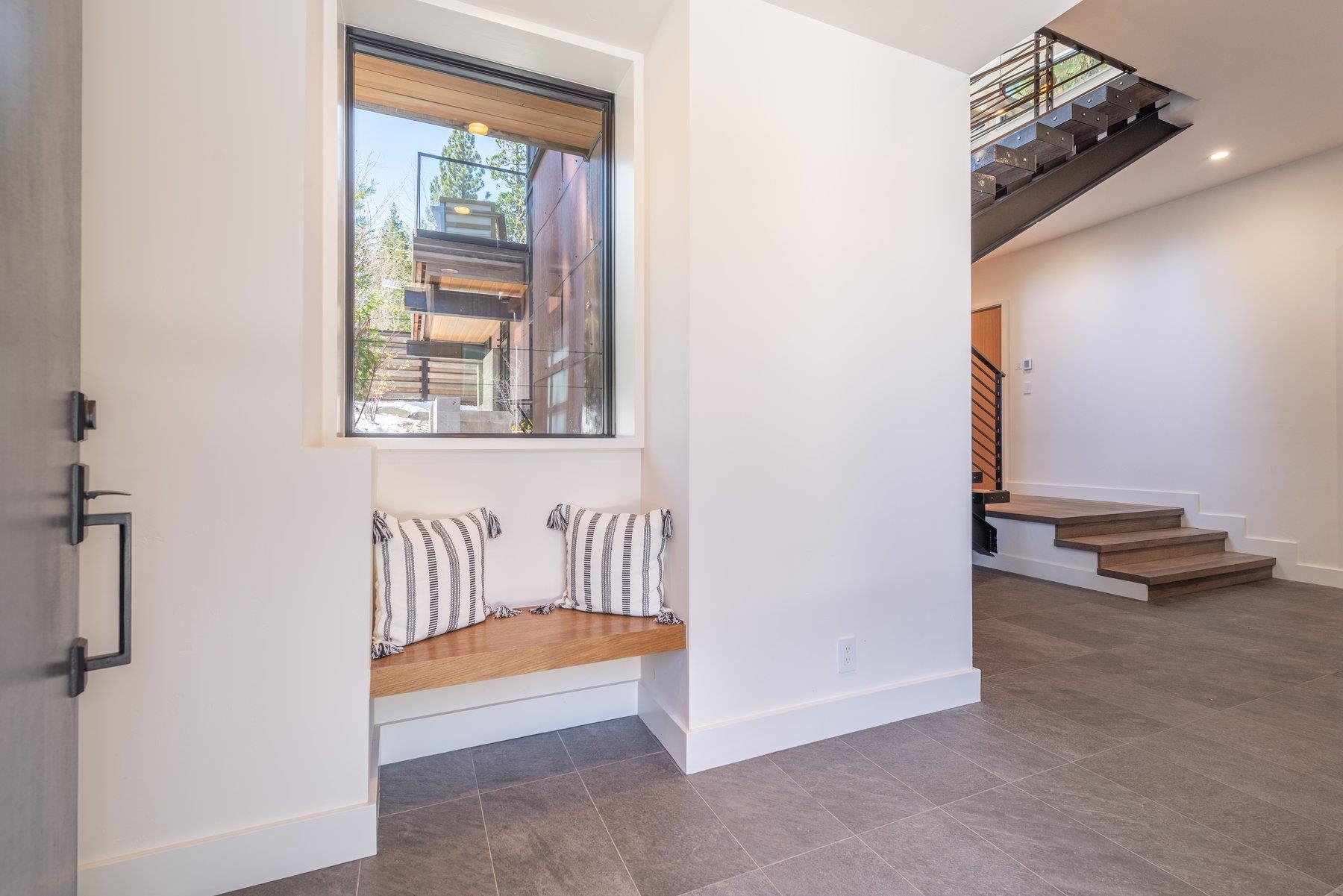 120 Old Cedars Place