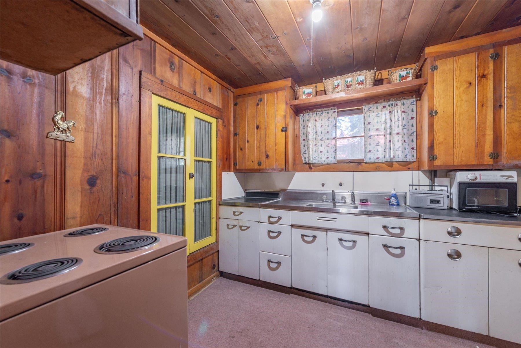 2535 Lake Forest Road